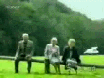 И вот так мы умеет кататься на качелях :) 